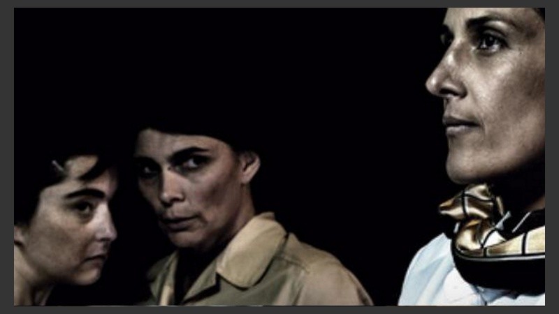 Actuan Eugenia Cozzi, Marilina Baroni y Cecilia Venier.