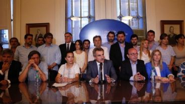 El bloque de diputados del Frente para la Victoria, encabezado por Agustín Rossi.