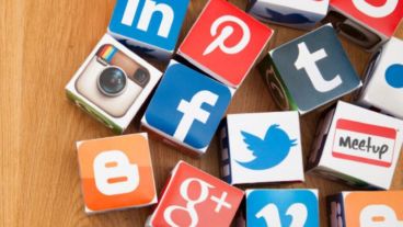 Las redes sociales, como emblema de las nuevas tecnologías y lo que estas permiten, están diseñadas para permitir la interacción online de millones de individuos.