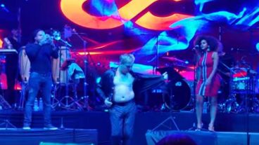 Castro le hizo "show" a sus fans.