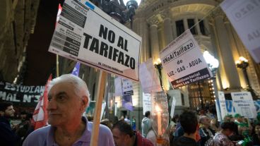 Rosarinos rechazaron el aumento en las tarifas.