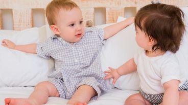 El experimento se llevó a cabo con niños de 7 meses, edad previa al balbuceo.