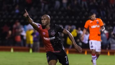 Leal festeja el primero de los dos.