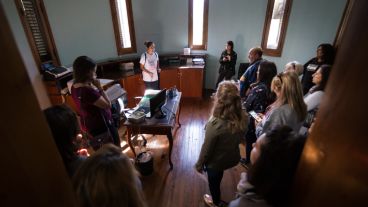 En grupos se realizan las recorridas. Openhouse tiene una web con detalles.