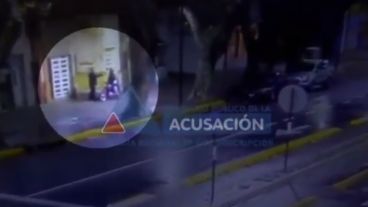 Una imagen del video de la detención del estafador.