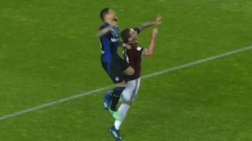 La fuerte entrada de Gómez desde atrás podría dejar a Lucas sin Mundial.