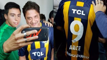 Selfie con los hinchas y camiseta de regalo, el paso de Arturito por el Gigante.