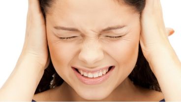 La "ATM" es articulación témporomandibular que es la unión del hueso de la mandíbula con el cráneo.