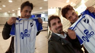 Gavira le regaló una casaca y el artista se la llevó para España.