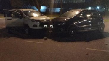 Las camionetas impactaron de frente.