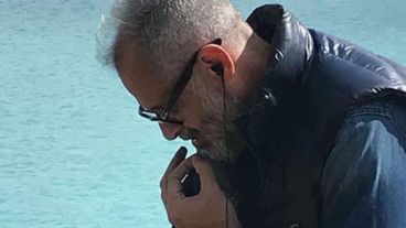 Rial se mostró amoroso con su hija.