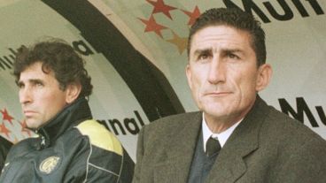 Bauza en el banco de suplentes en su anterior ciclo en Central. Una imagen que se repetirá en este 2018.