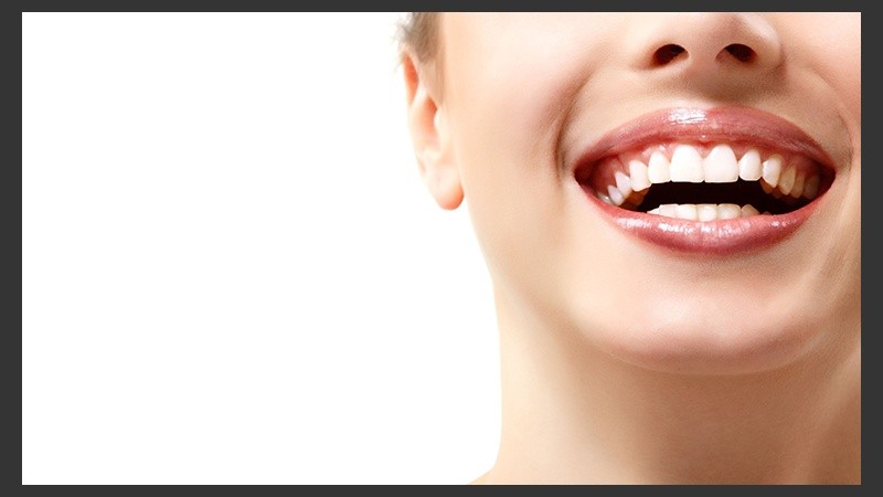 Con el láser en odontología, el paciente no escucha ruido ni siente vibración en la boca.