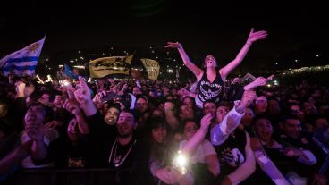 La Renga en el estadio de Newell´s este sábado ante una multitud.