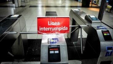 Los metrodelegados denunciaron que el operativo policial se cumplió “sin una orden judicial”.