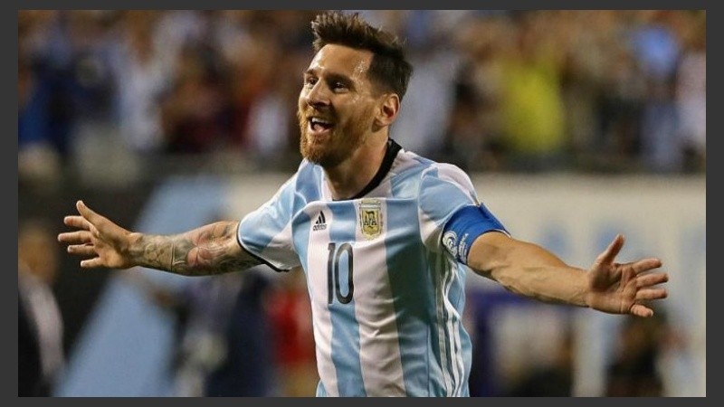 El rosarino mostró su calzado de cara al Mundial.