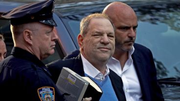 Weinstein también enfrenta cargos de abuso y acoso sexual en Los Angeles y Londres.