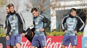 Ansaldi (izquierda) y Lo Celso (derecha) irían como titulares.