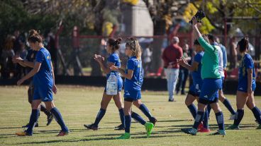 El plantel canalla tras el final del partido.