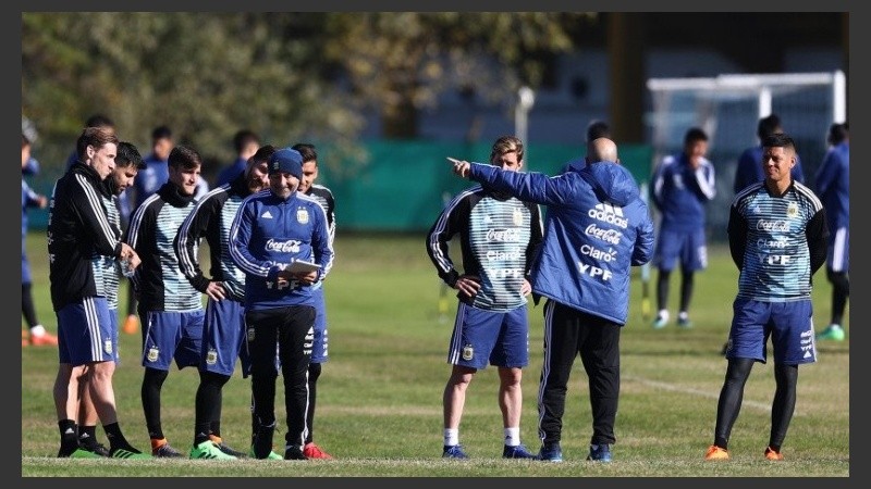 Los jugadores hicieron el pedido y el técnico aceptó. 