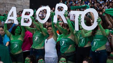 El pañuelazo se realizó este lunes en el pasaje Juramento.
