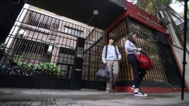 El frente de la vivienda de Montevideo al 1000.