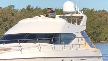 Jaef fue fotografiado en un yate el fin de semana pasado.