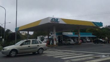 Una de las estaciones de Oil en Rosario, por 27 de Febrero.