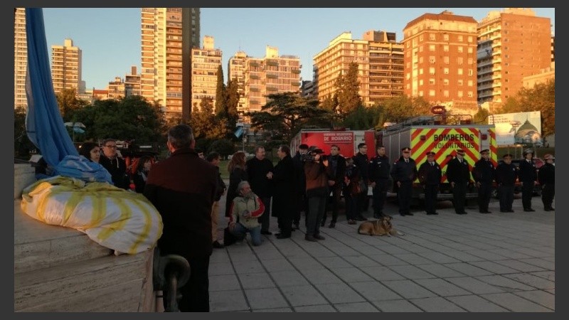 Los bomberos de Rosario celebraron en el Monumento. 