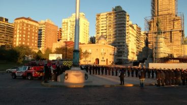 Los bomberos de Rosario celebraron en el Monumento.