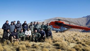 La tripulación debió soportar "temperaturas bajísimas" en la montaña.