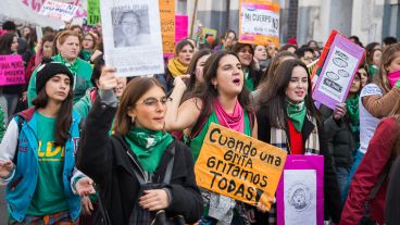 La marcha "Ni una menos" por las calles de la ciudad.
