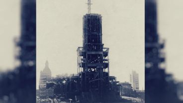 Ángel Guido, Alejandro Bustillo, José Fioravanti, Alfredo Bigatti, Eduardo Barnes, y Lola Mora, son algunos de los nombres citados.