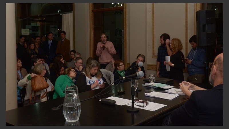 La sesión se llevó a cabo en Sede de Gobierno de Maipú al 1000.