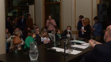 La sesión se llevó a cabo en Sede de Gobierno de Maipú al 1000.