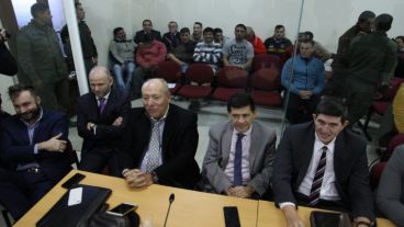 La espera del fallo en la sala de audiencias.