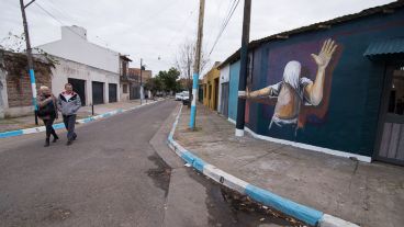 Así quedó el barrio de la infancia de Messi tras la intervención de los artistas.