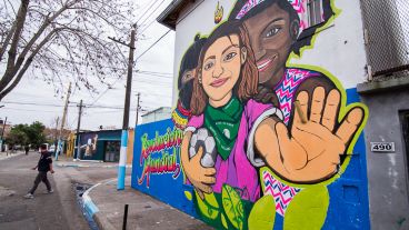 Así quedó el barrio de la infancia de Messi tras la intervención de los artistas.