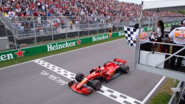 El tetracampeón mundial, primero en llegar a la meta.