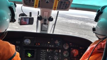 Sigue la búsqueda por aire y agua.