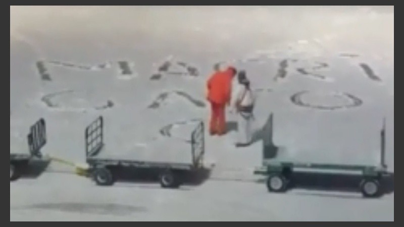 La polémica frase escrita en la nieve. 