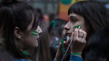 En la Facultad de Entre Ríos al 700 se sigue con expectativa el debate en el Congreso.