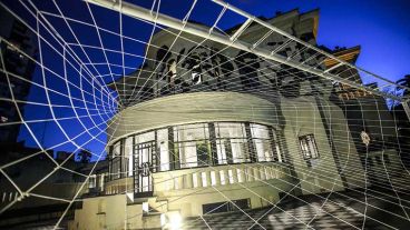 "Horizontes de Sucesos" se puede ver en el Museo de la Memoria.