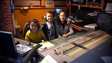 El arte y los medios demandan en la escuela el tratamiento de otros lenguajes.