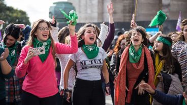 Los festejos continuaron en el Monumento a la Bandera.
