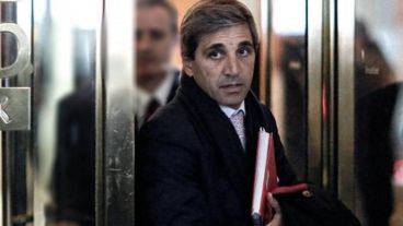 El ministro de Finanzas quedó imputado por el endeudamiento a cien años.
