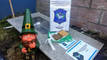 Uno de los enanos en los que escondían la droga.