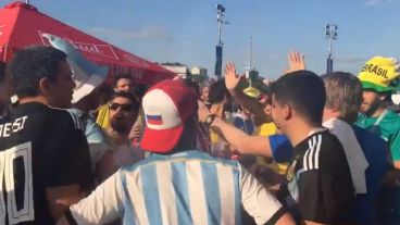Casi piñas entre argentinos y brasileños en Moscú.