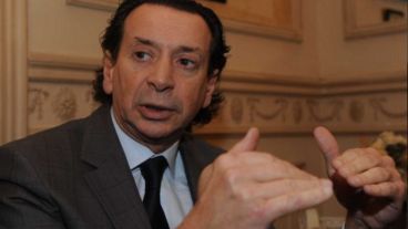 Sica compartía ascensor con un funcionario, un empresario y una invitada de España.