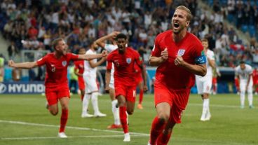 Kane, goleador de la última temporada europea, también pisa fuerte en Rusia.